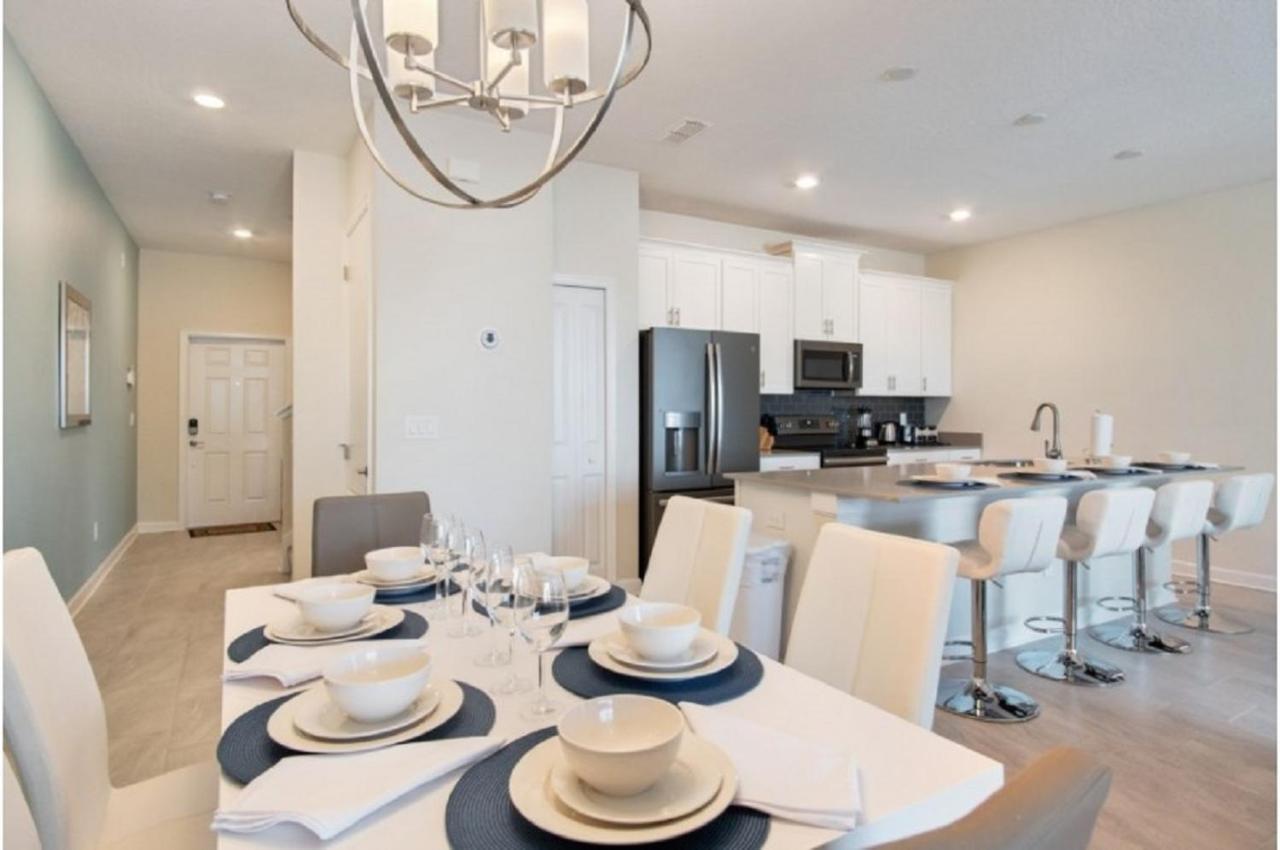 Four-Bedroom Townhome Davenport Exteriör bild