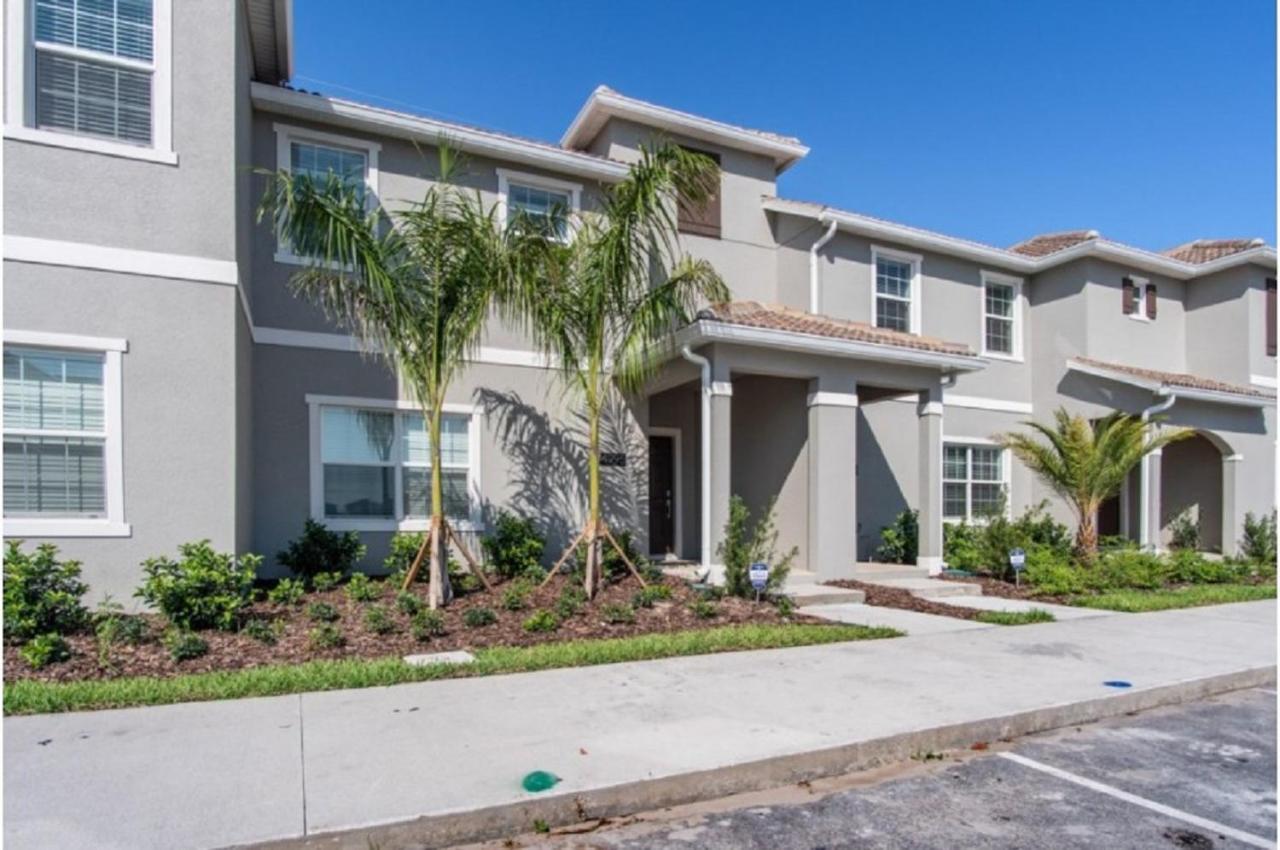 Four-Bedroom Townhome Davenport Exteriör bild
